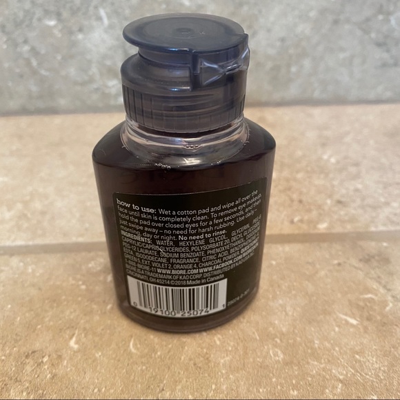 Biore Charcoal Pore Strips & Cleansing Micellar - Picture 7 of 7